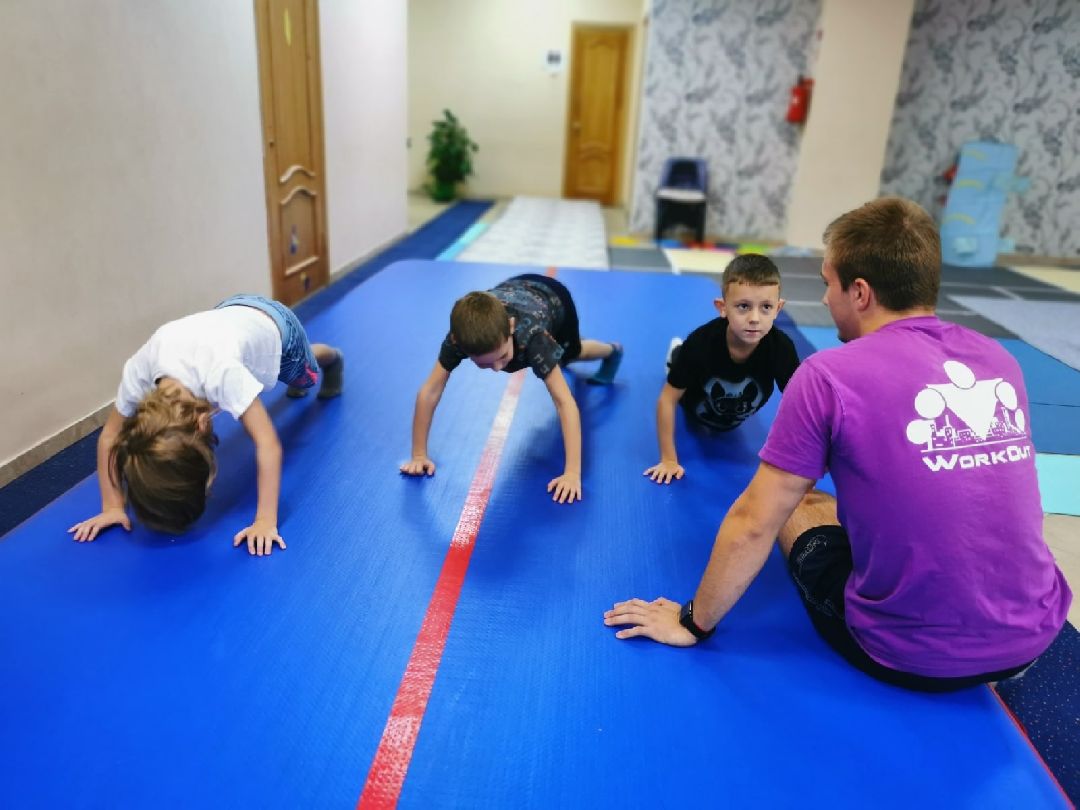 Дубна, общество