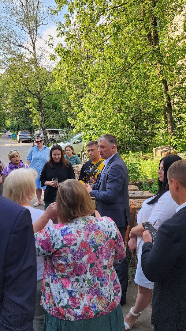 борис аубакиров, выездная администрация, колонны, ремонт, въездная группа, ул Чкалова, ул Маяковского, ул Советская, дворовая территория,