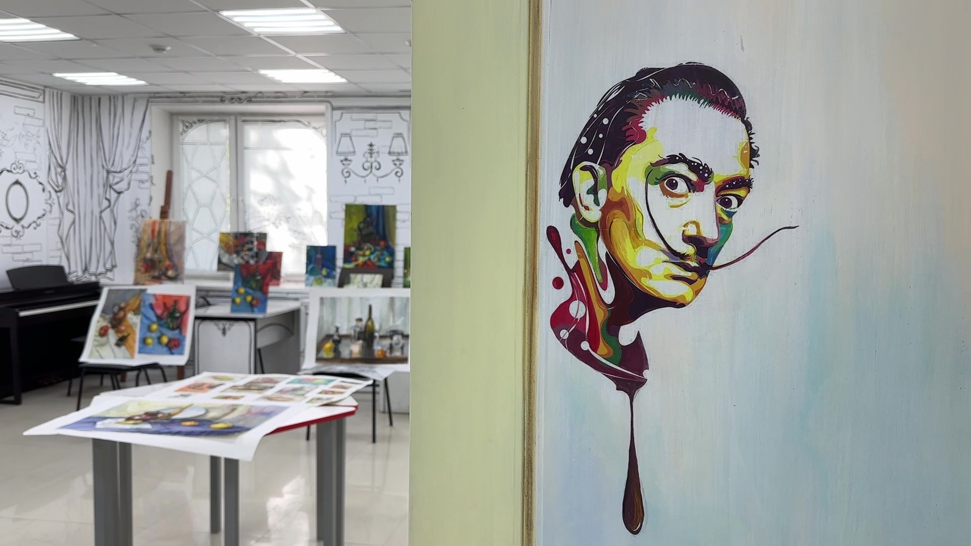 Реутов, библиотека, художник, картины, выставка, акварель, карандаш,