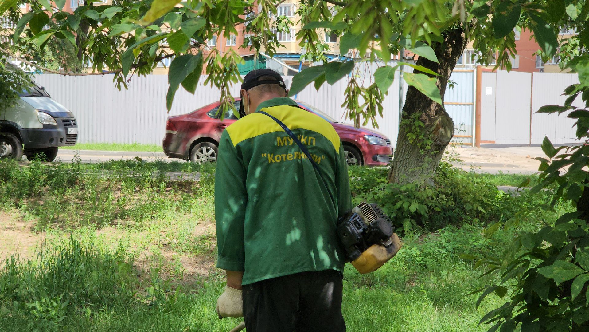 покос травы, управляющая компания, благоустройство,