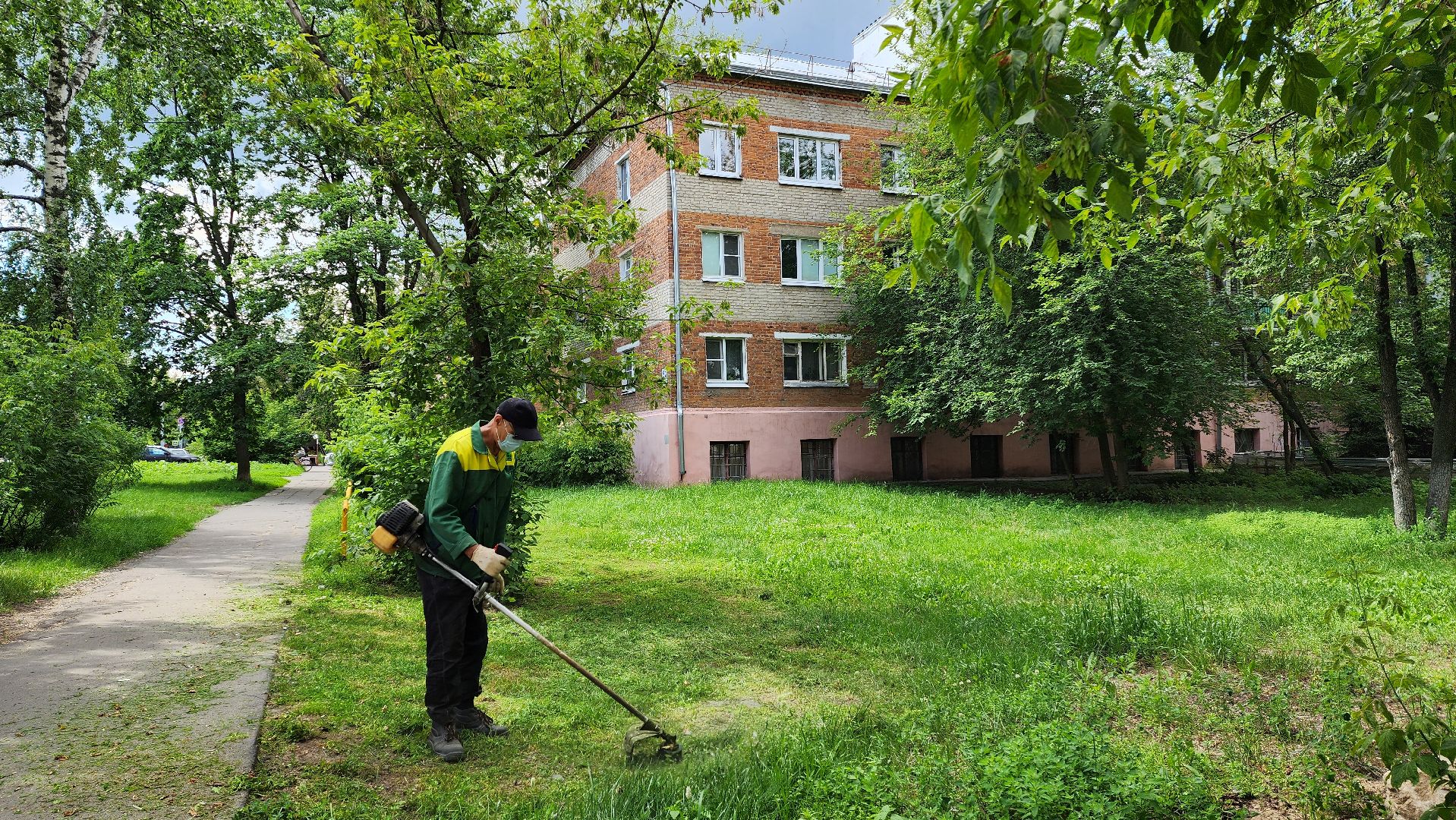 покос травы, управляющая компания, благоустройство,