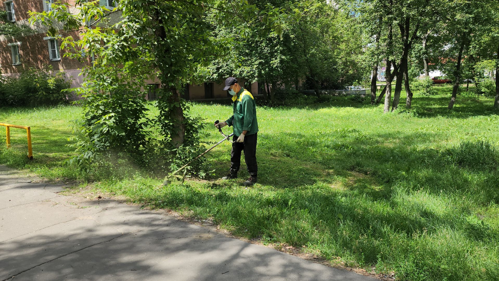 покос травы, управляющая компания, благоустройство,