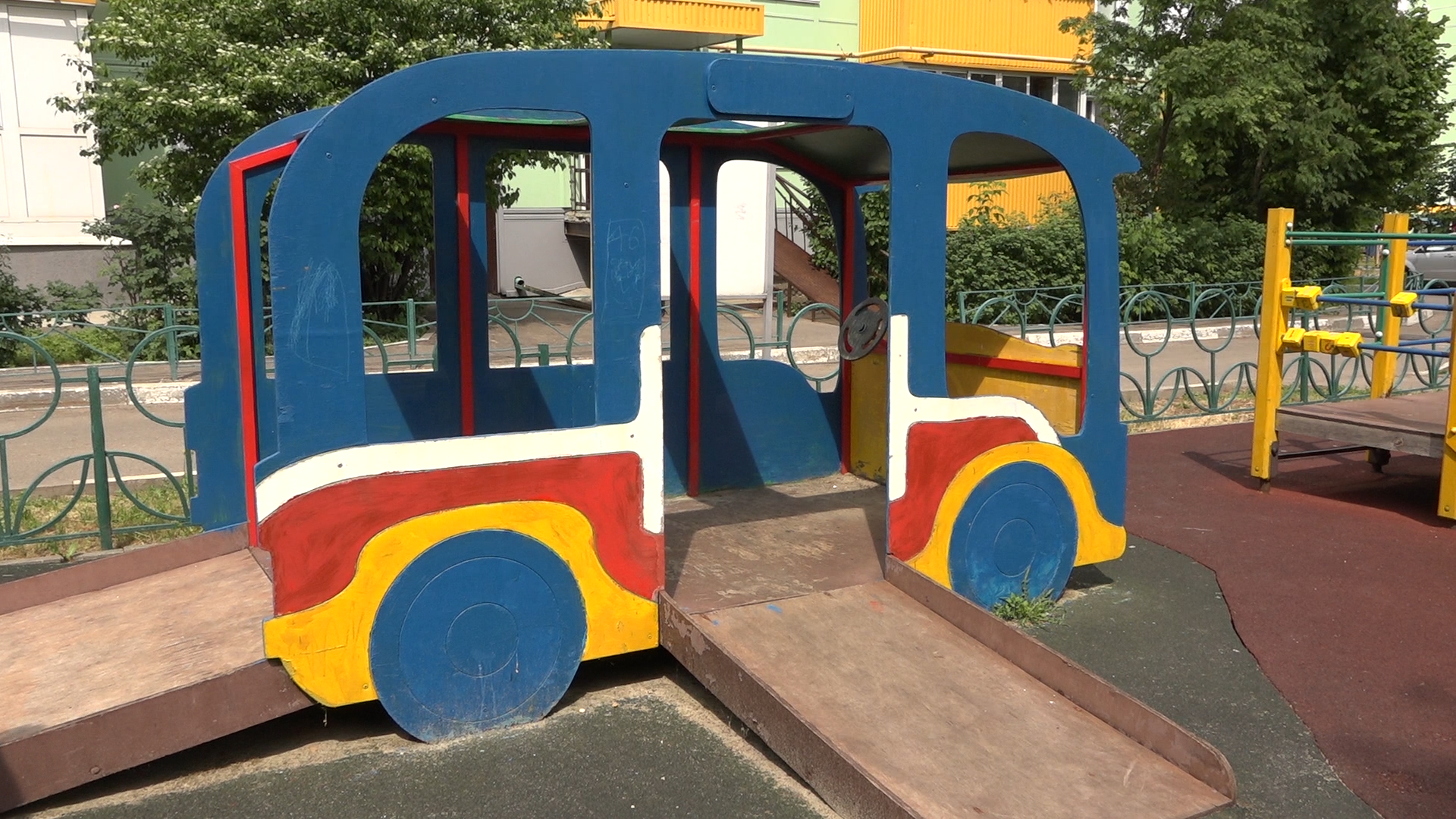 детская площадка Власиха, ДИП Власиха, МАФ Власиха, ремонт МАФ, состояние детский площадок,