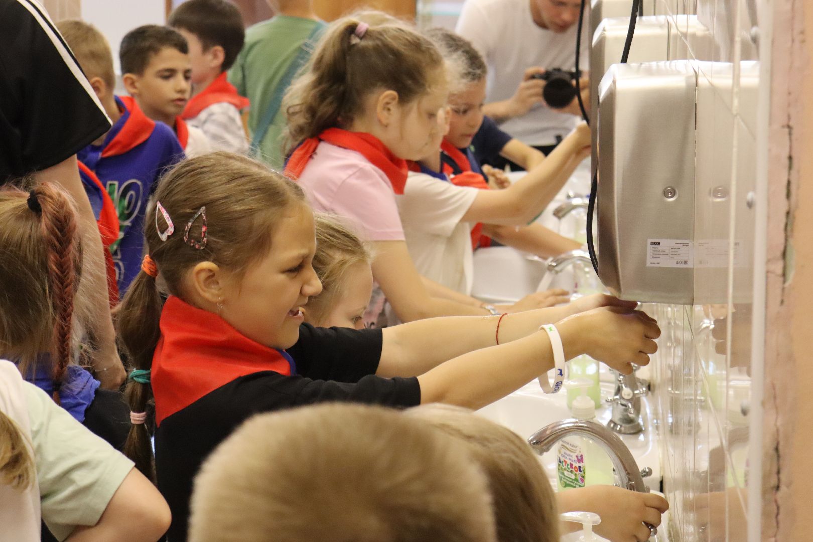 Ольга Мохова, андроник пак, лагерь литвиново, дзержинский, дети, питание,