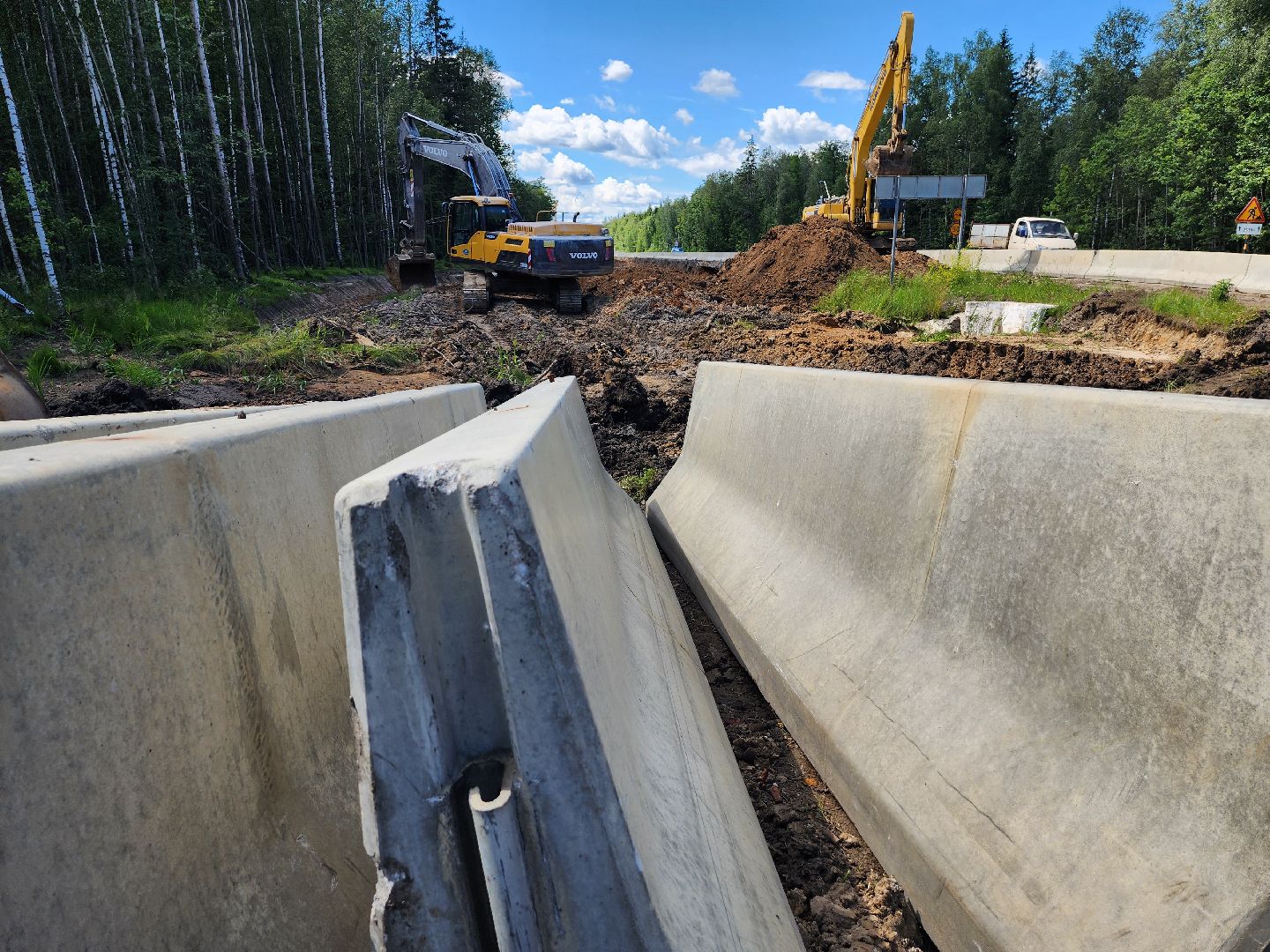 серпухов, поселок оболенск, земляные работы, трасса А108, строительство дорог, МБК,