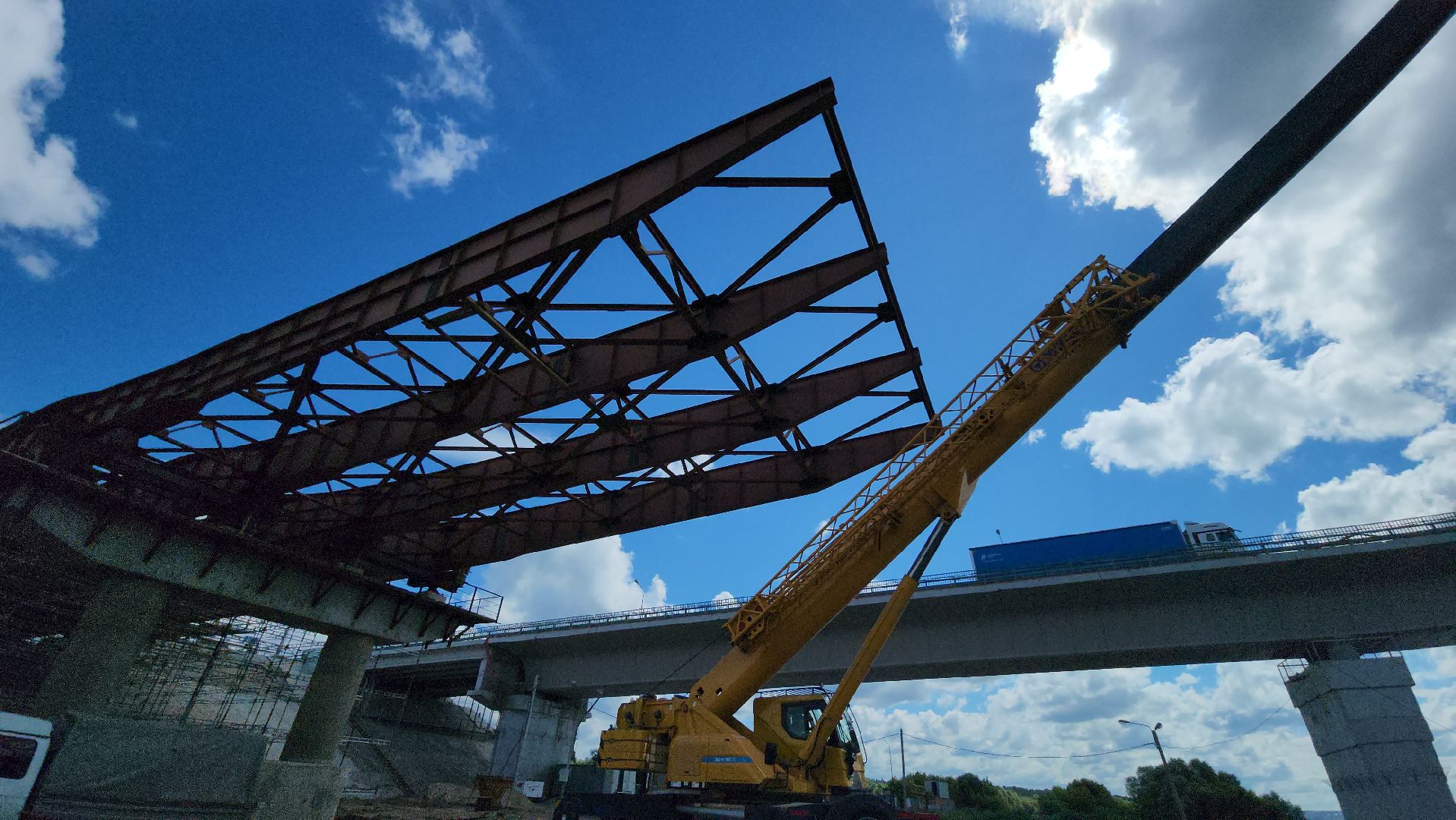 серпухов, мост через Оку, строительство моста, трасса М2, мост имени подольских курсантов, надвижка пролета,