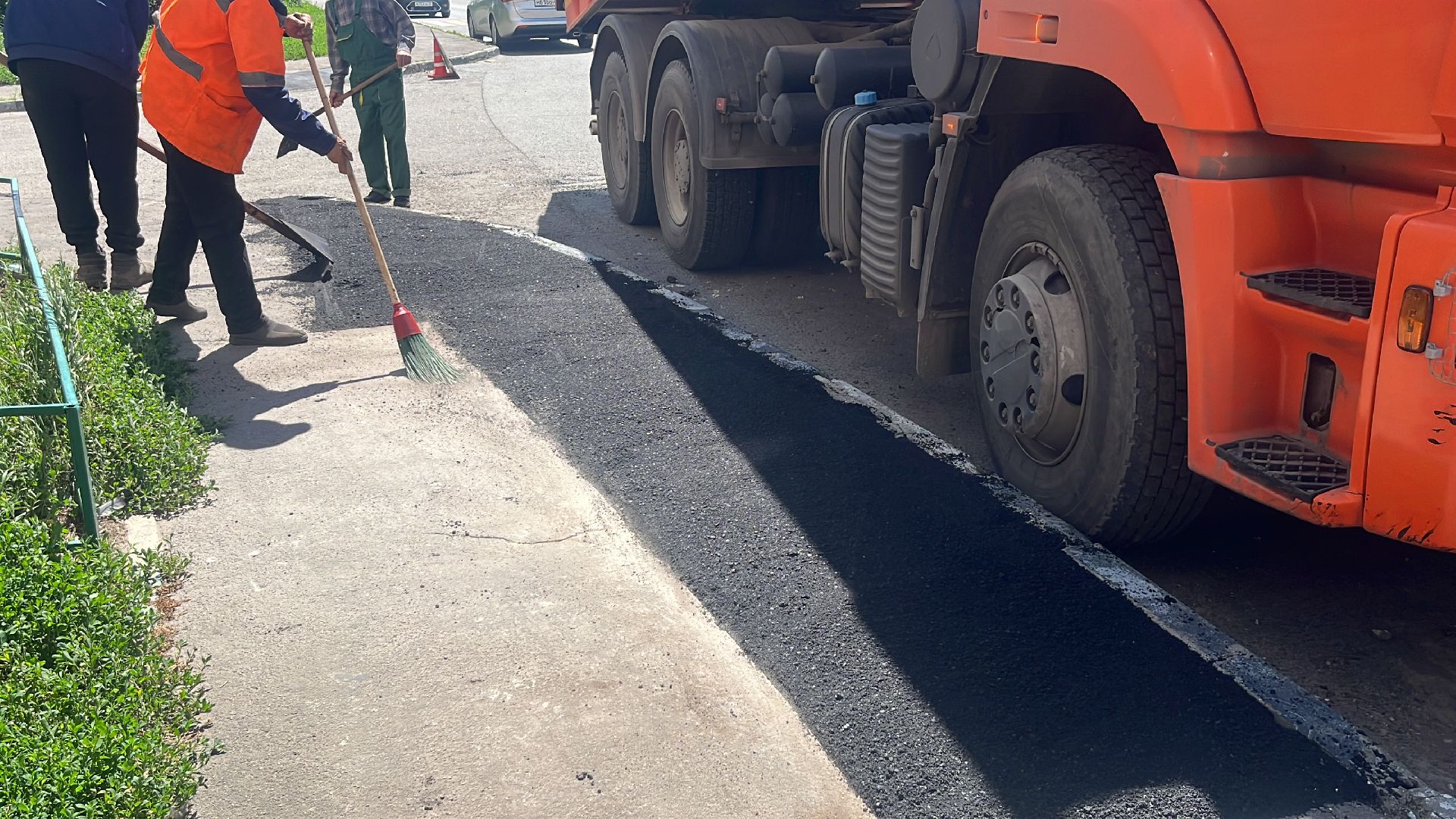 ямы, ямы на дорогах, ямочный ремонт, ремонт дорог,