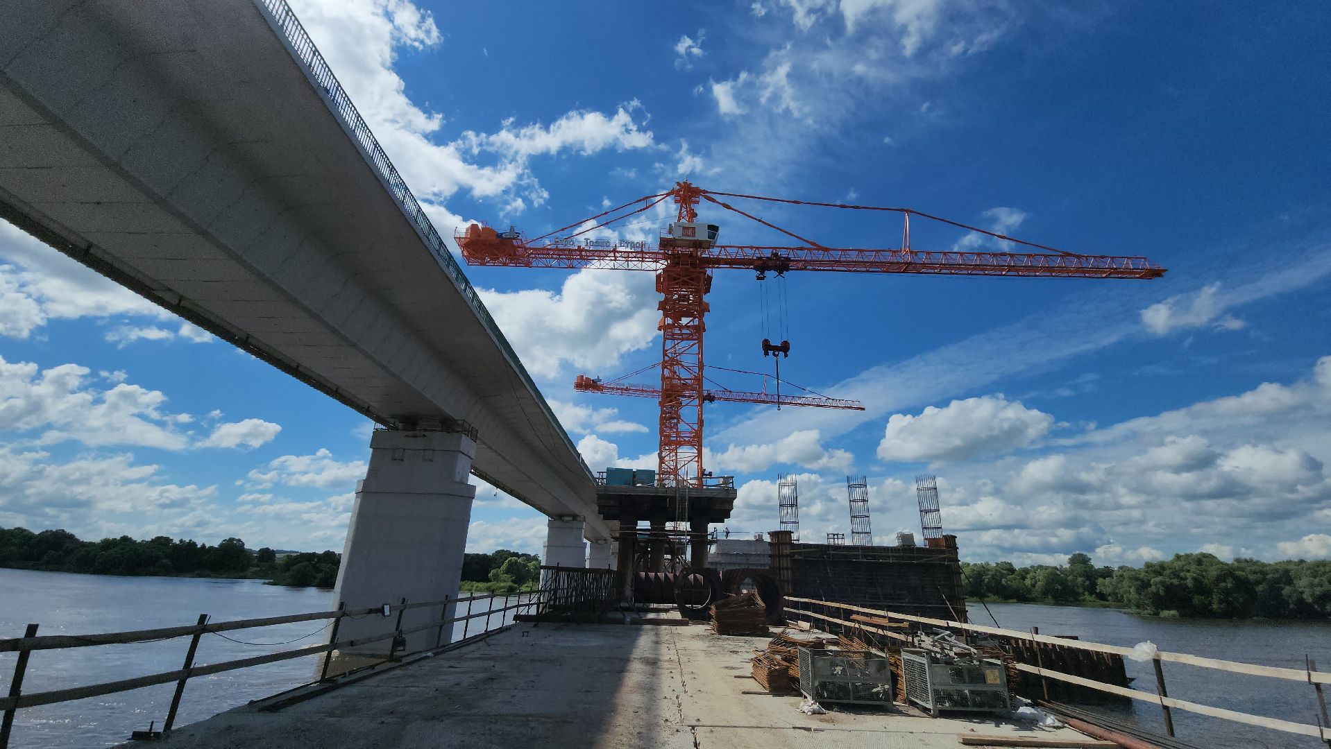 серпухов, трасса М2, строительство моста, река Ока, надвижка пролетного строения,