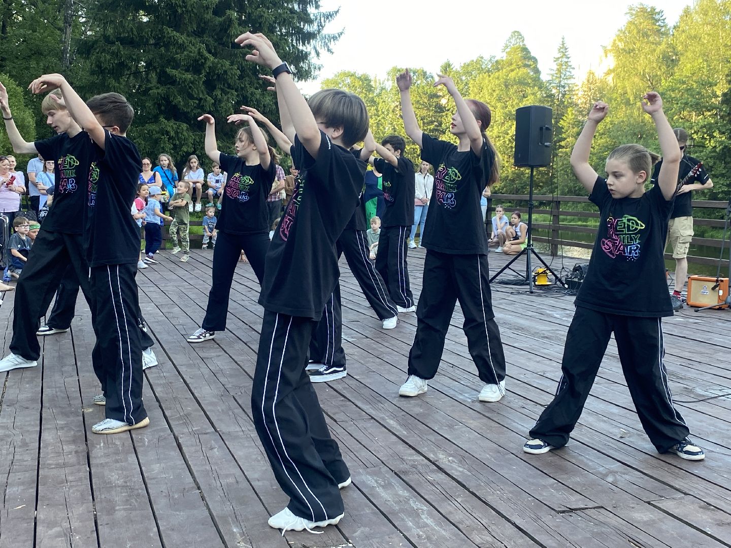 День молодежи во Власихе, праздник молодежи, верхнее озеро во власихе, академия творчества, красная звезда рвсн,