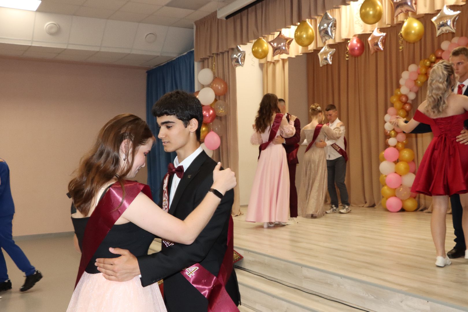 лотошино, лотошинская школа 1, образование, выпускной 2024, выпускник 2024,