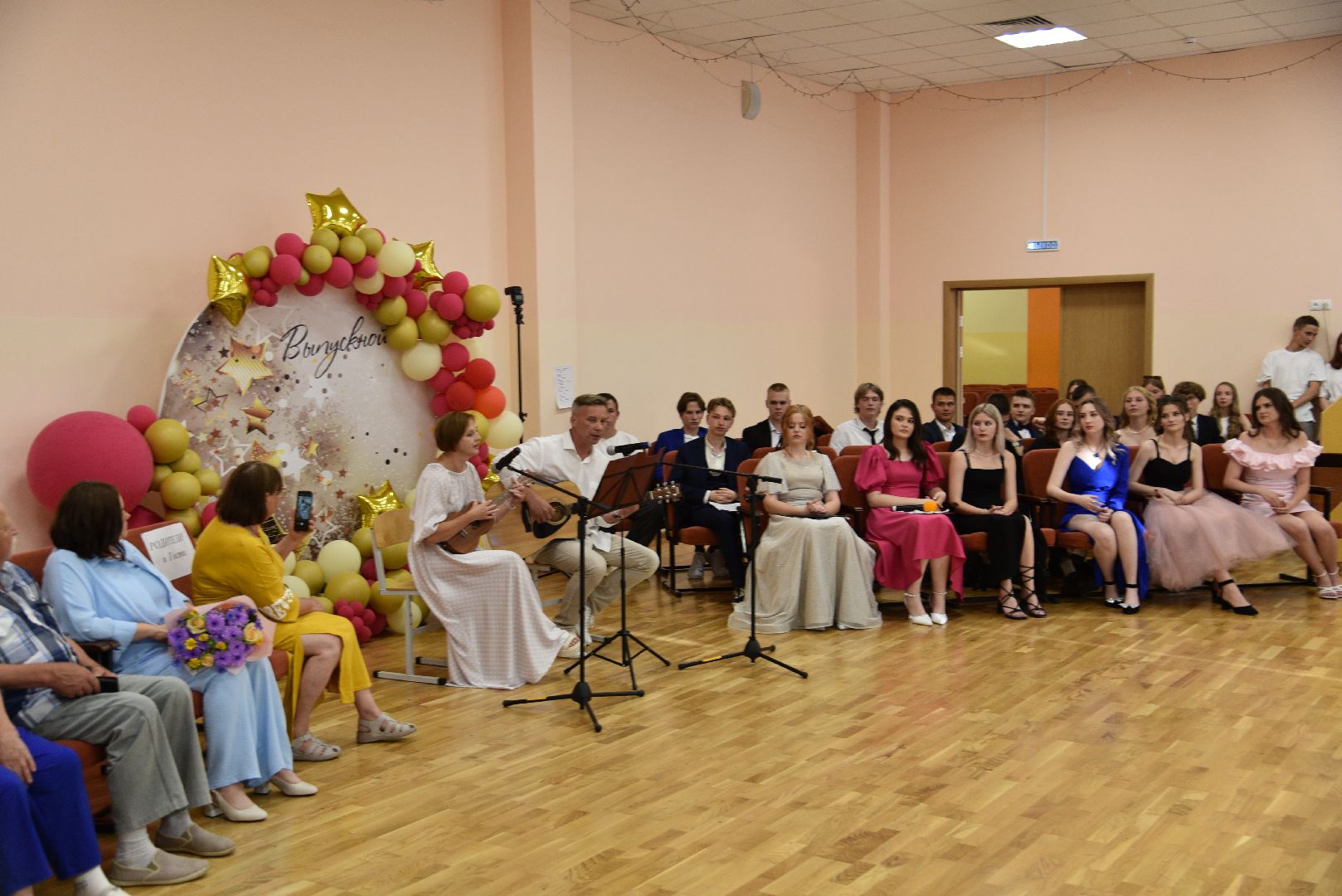 лотошино, лотошинская школа 2, выпускники, выпускник 2024, выпускной 2024, образование,