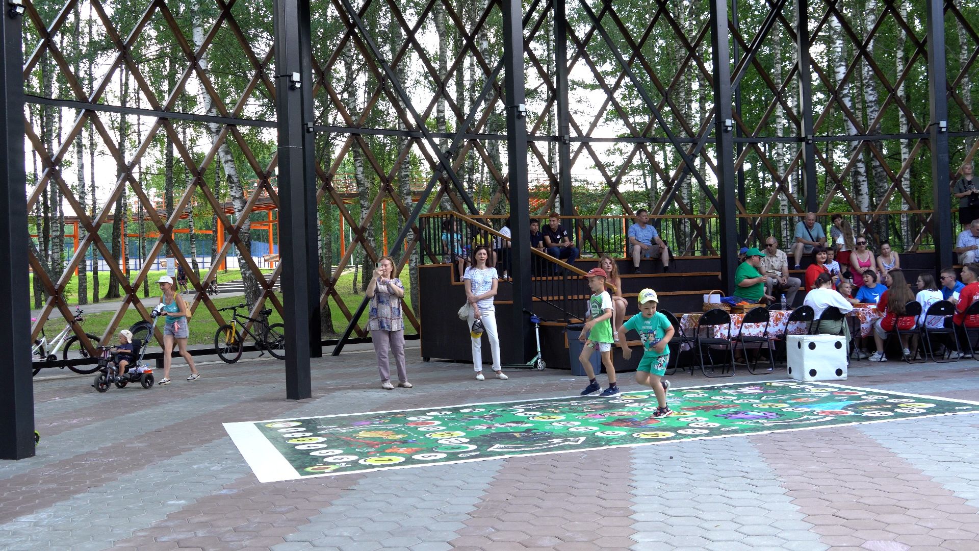 егорьевск, парк, 200 лет егорьевску, молодежь, игры, чебурашка, спорт, танцы, дети,