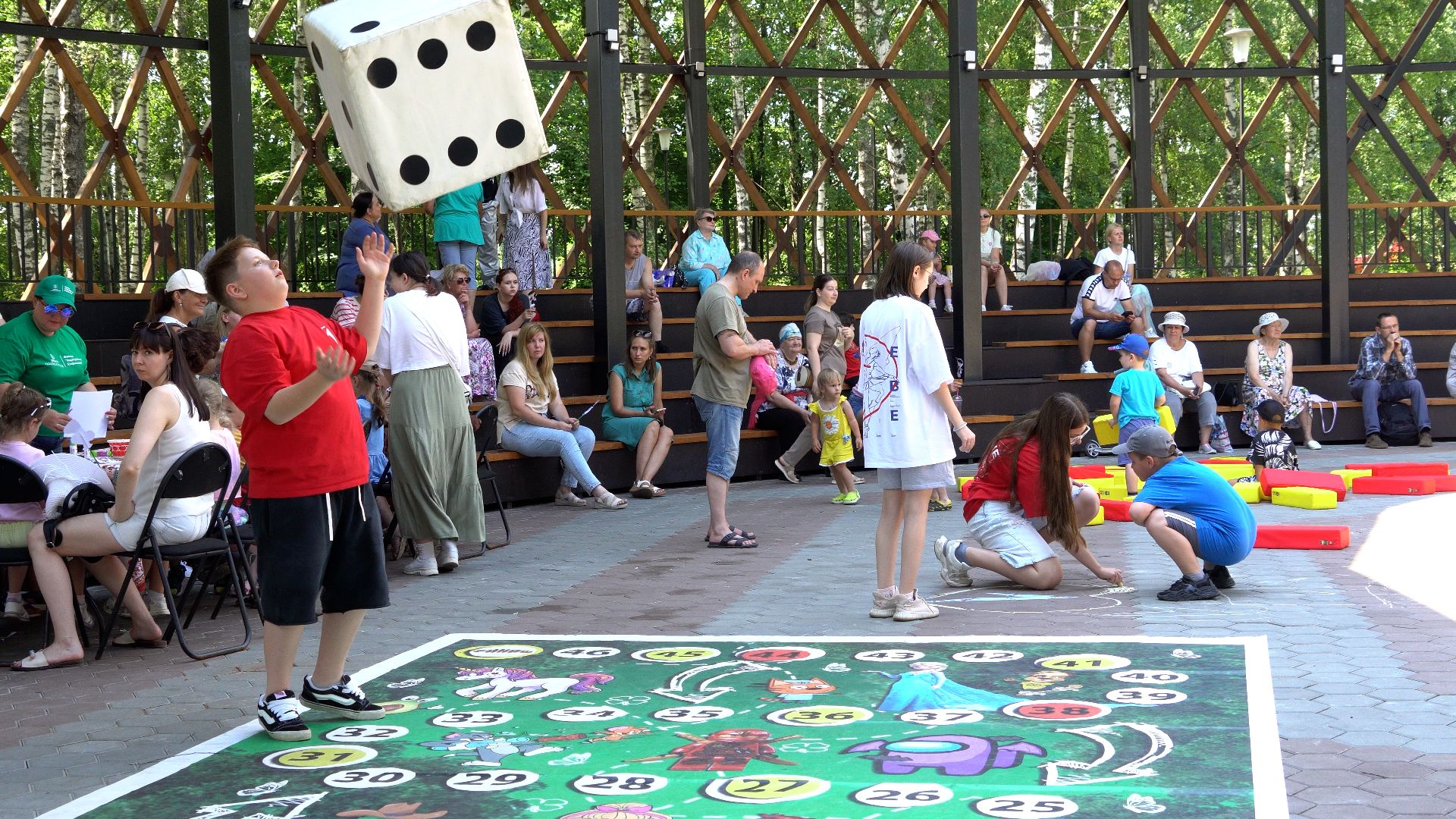 егорьевск, парк, 200 лет егорьевску, молодежь, игры, чебурашка, спорт, танцы, дети,