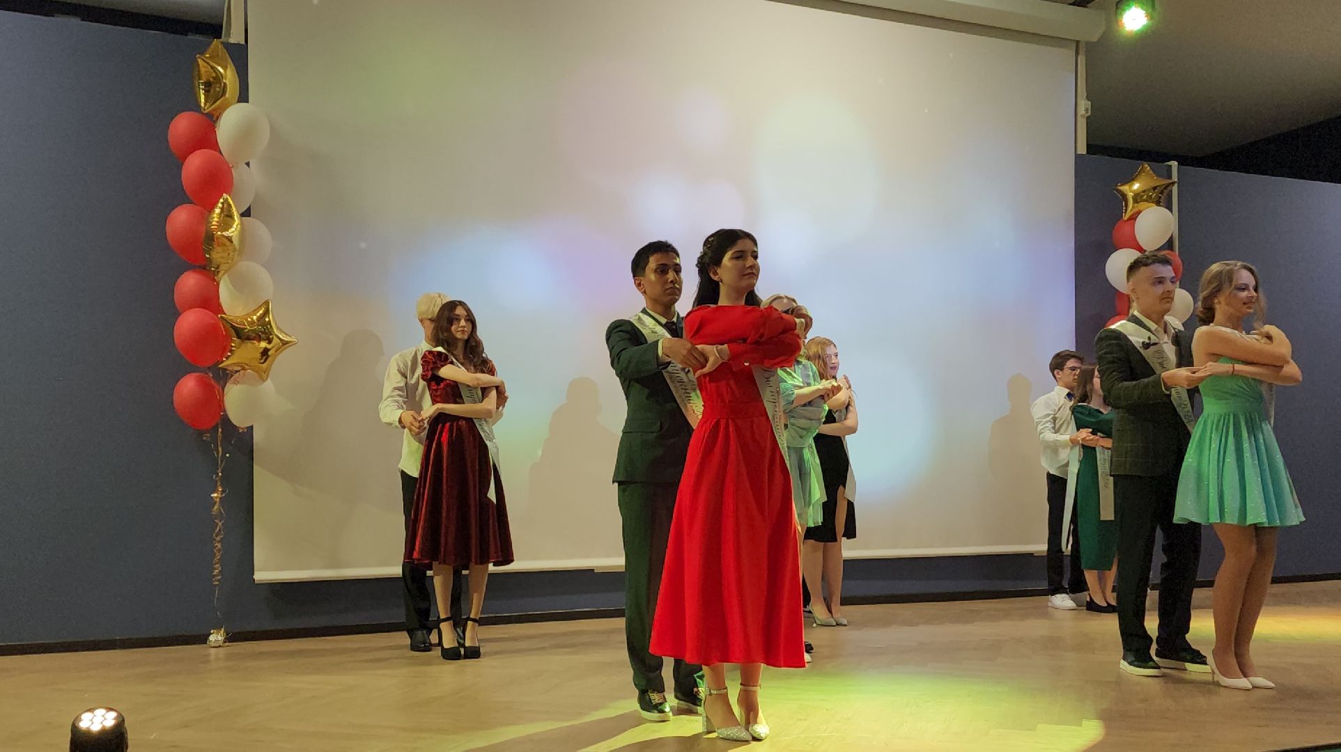 выпускной 2024, вручение аттестатов, поздравление,