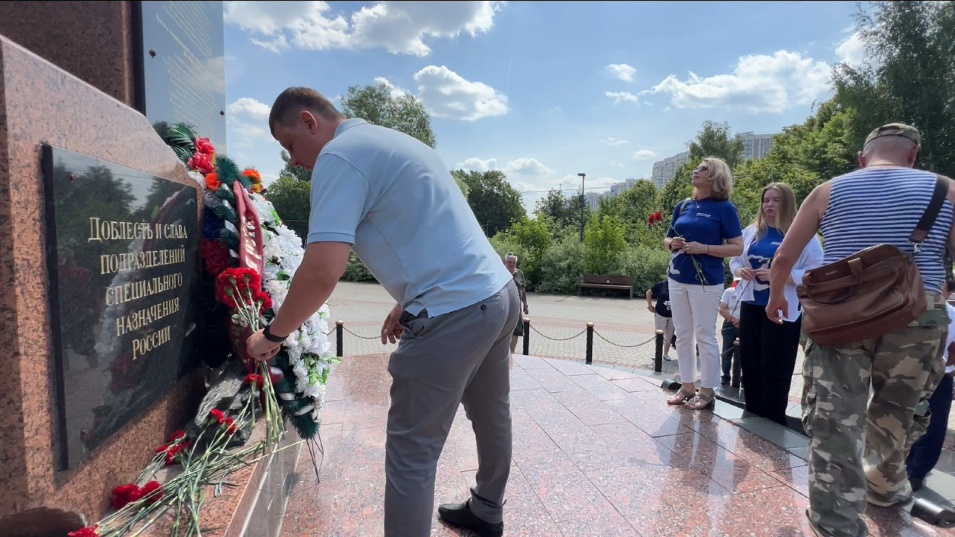 химки, ветераны боевых действий, возложение цветов, монумент, день памяти,