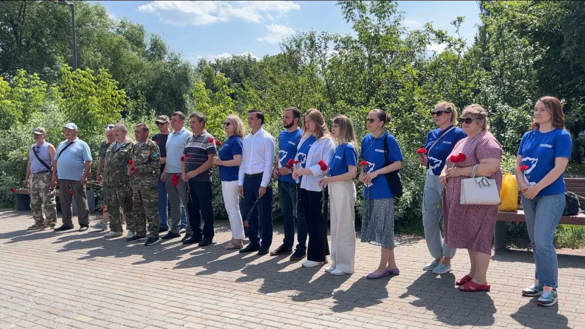 химки, ветераны боевых действий, возложение цветов, монумент, день памяти,