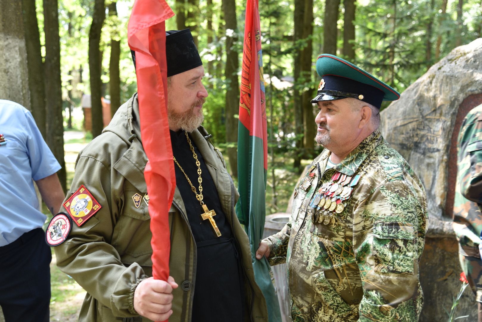лотошино, лотошинский парк, день ветеранов боевых действий, парки подмосковья, боевое братство,