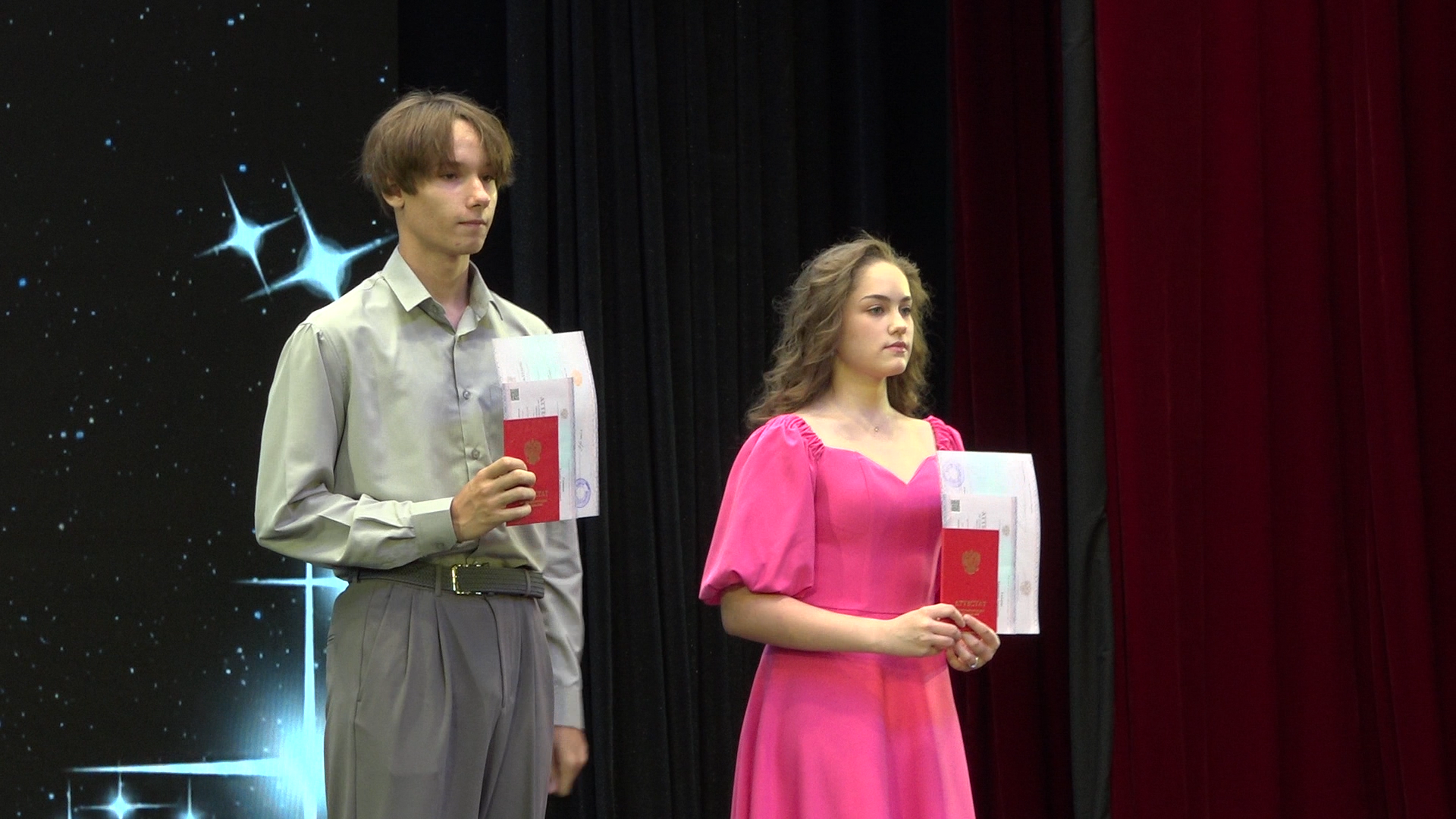 школа им АС Попова, поповка во власихе, выпускник 2024, девятиклассники школы Попова, аттестат с отличием,