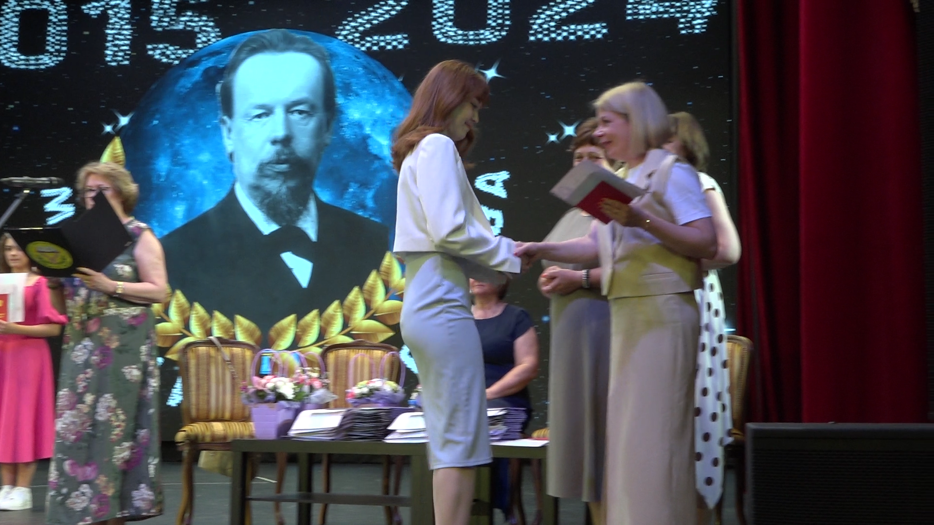 школа им АС Попова, поповка во власихе, выпускник 2024, девятиклассники школы Попова, аттестат с отличием,