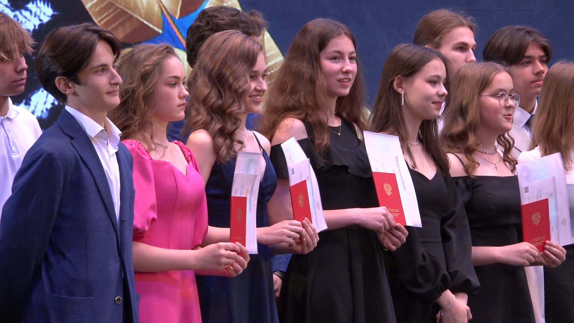 школа им АС Попова, поповка во власихе, выпускник 2024, девятиклассники школы Попова, аттестат с отличием,