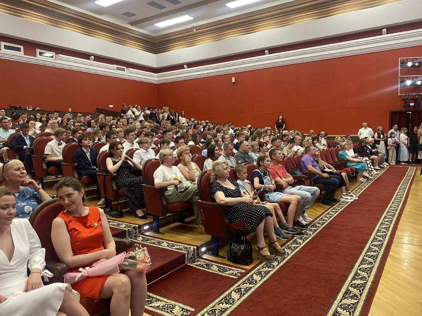 школа им АС Попова, поповка во власихе, выпускник 2024, девятиклассники школы Попова, аттестат с отличием,