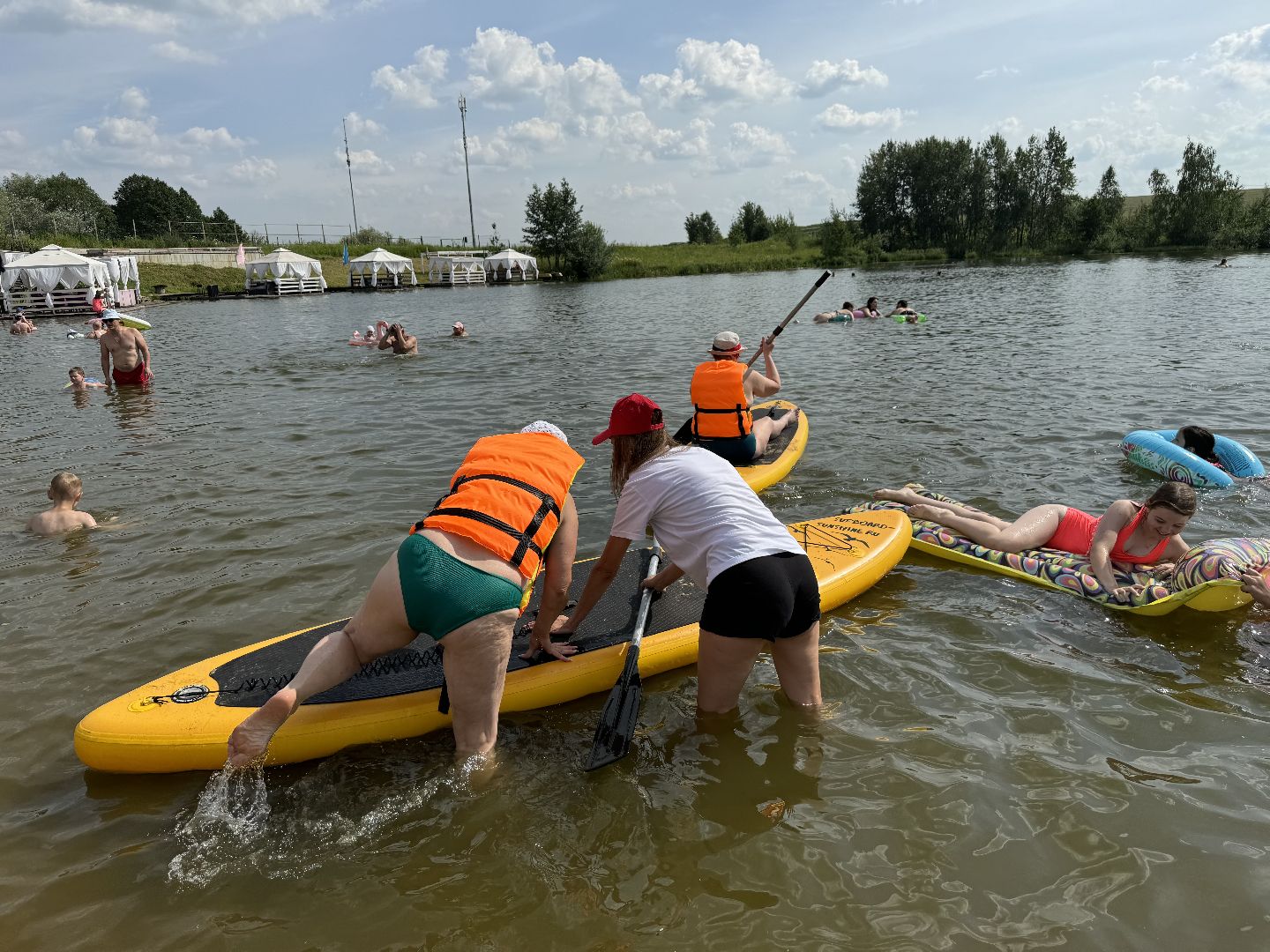 Активное долголетие, сапсерфинг, Сплав по пруду, Мамоновский пруд, Пляж Слобода Парк, Ленинский городской округ,