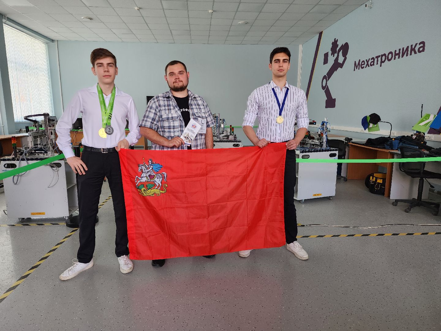 раменское, образование, профессионалы-2024, студенты раменского колледжа стали золотыми призерами по мехатронике,