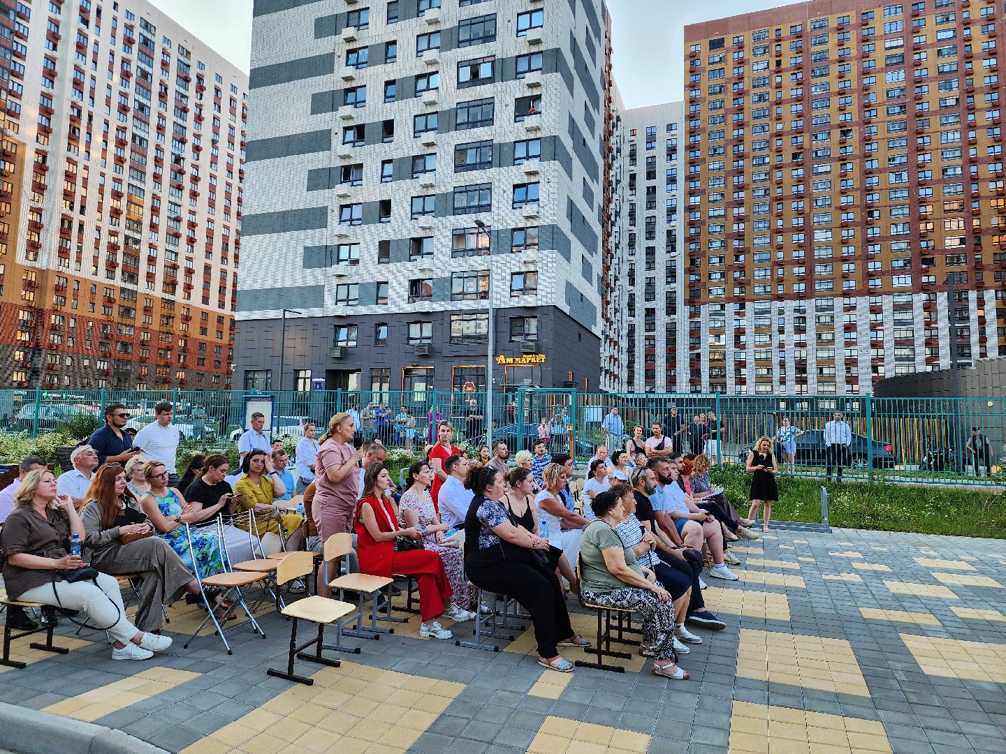 выездная администрация, ленинский городской округ, станислав каторов, жк южная битца, глава муниципалитета, встреча с жителями,