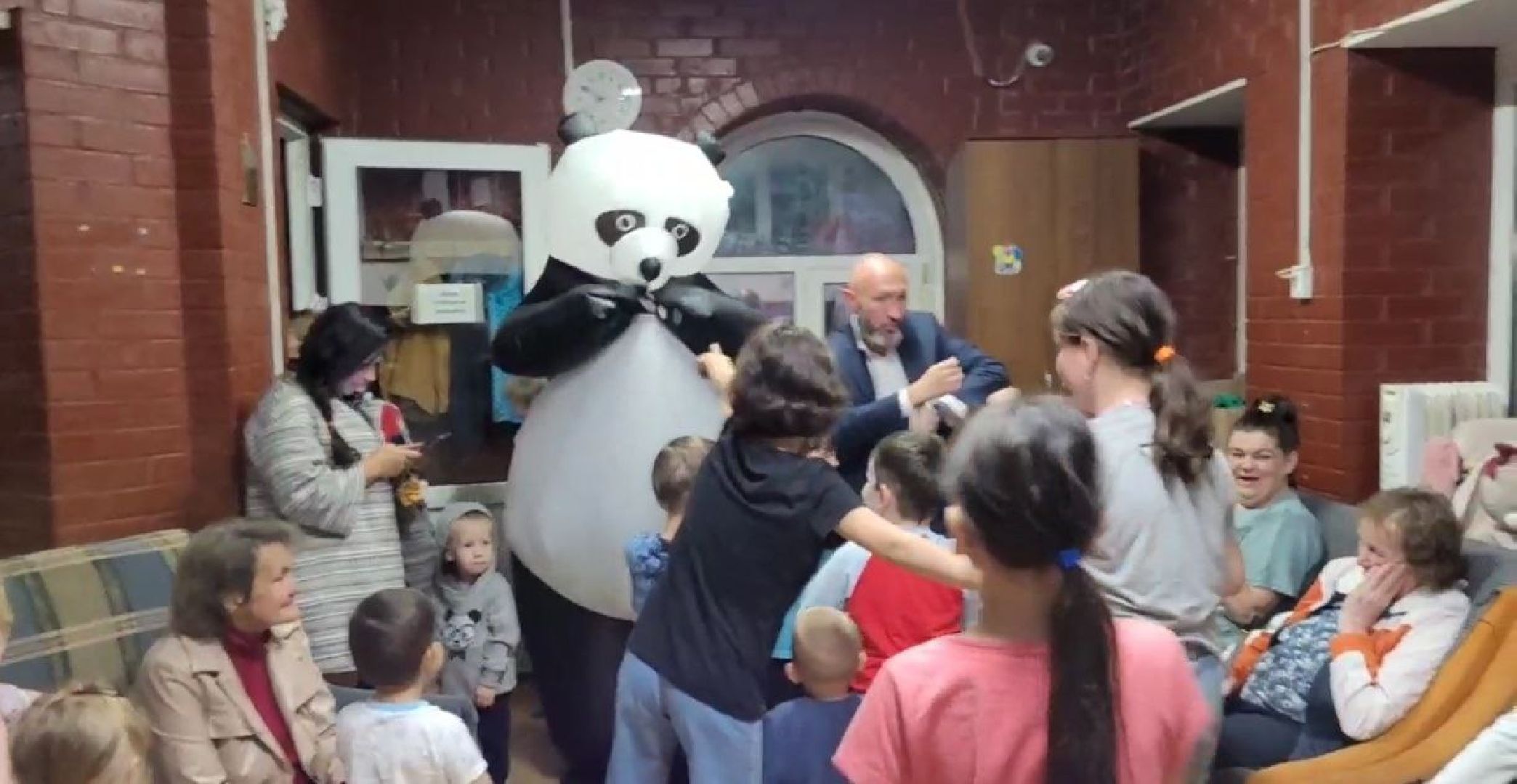 приют, проект Добрые сказки, благотворительая акция, волонтеры, бф Хофф, щёлково,