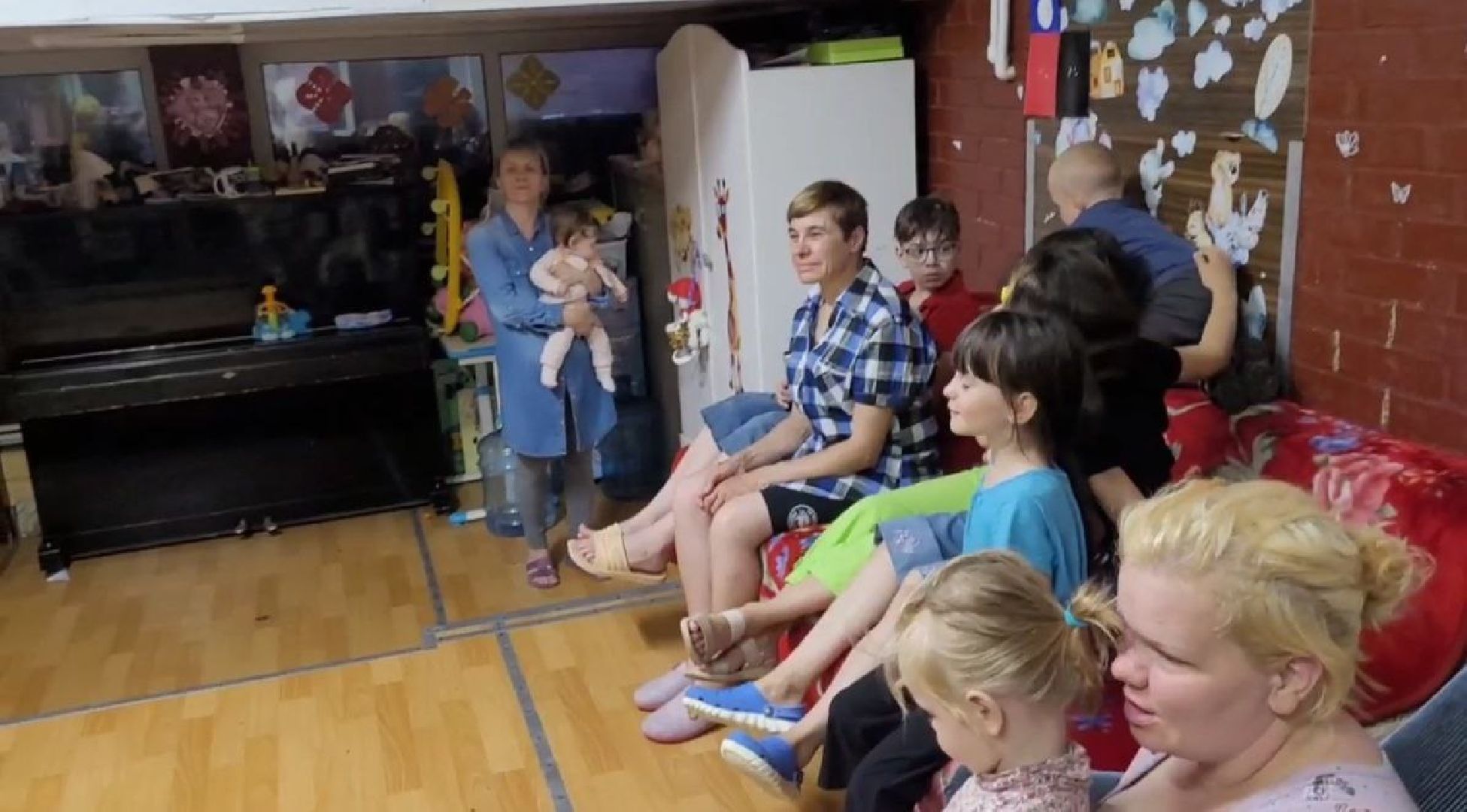 приют, проект Добрые сказки, благотворительая акция, волонтеры, бф Хофф, щёлково,