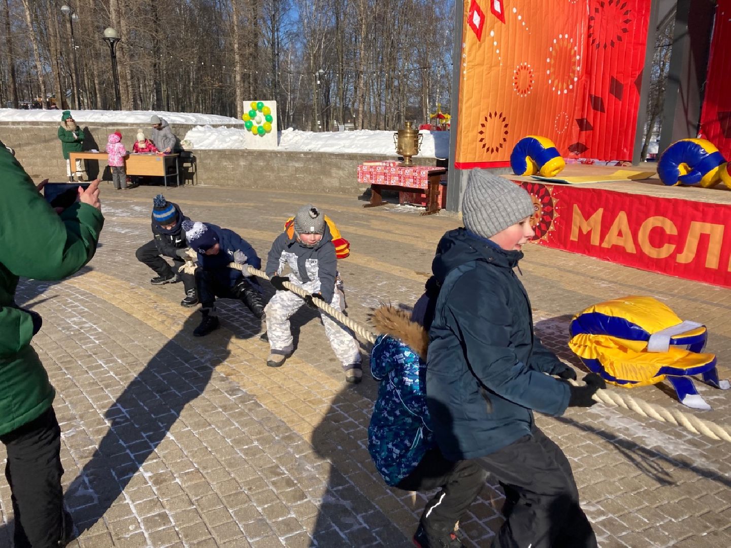 Клин, общество