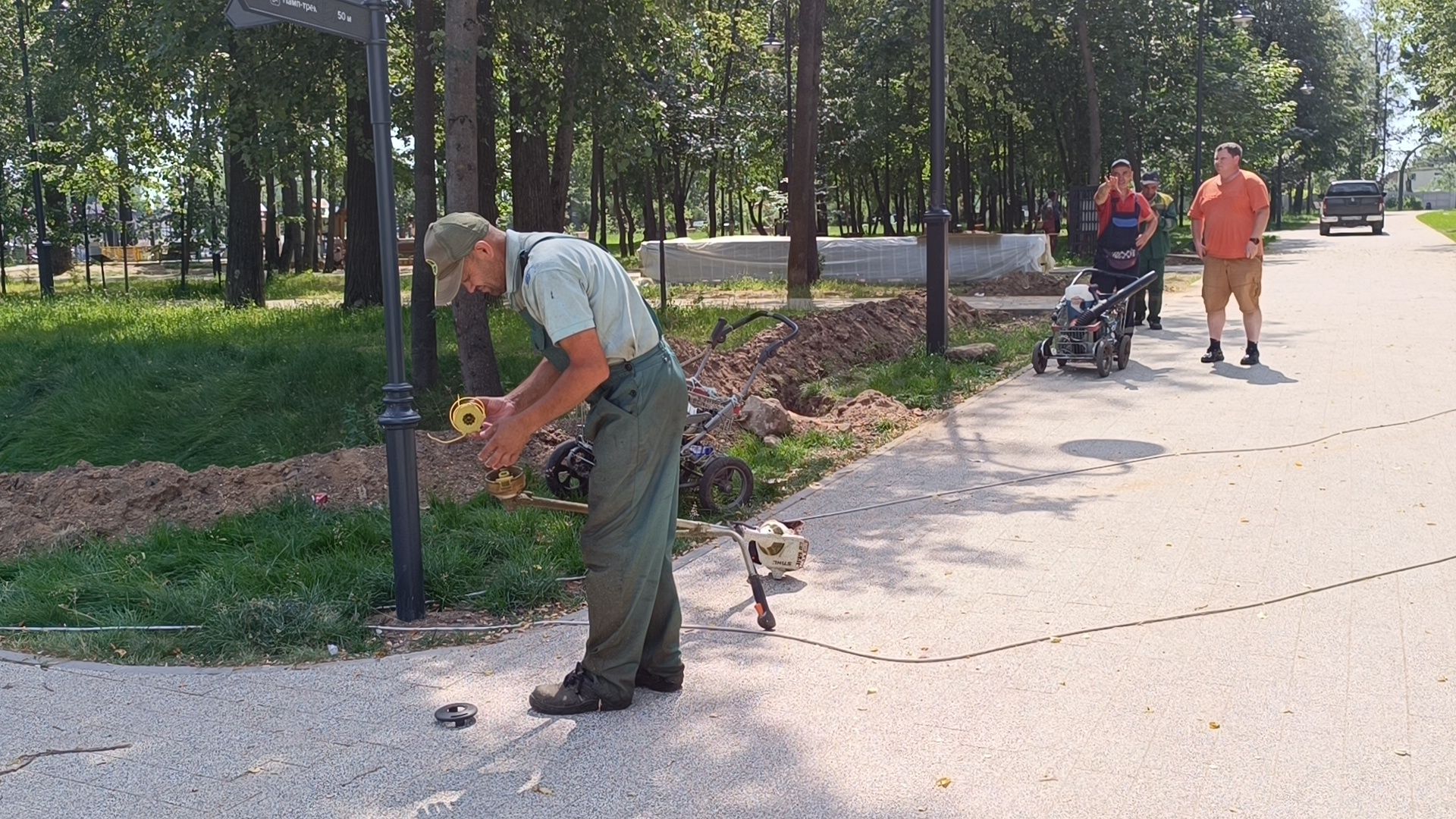 Парк, покос травы, уборка мусора, лобня,