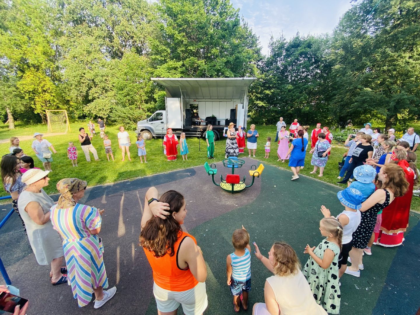 Подмосковье, День семьи, Год семьи, Домодедово, Востряково, семейный праздник, совет ветеранов,