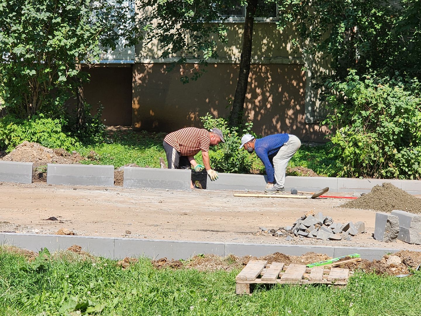 серпу, улица советская, благоустройство двора, земляные работы, комплексное благоустройство дворов,