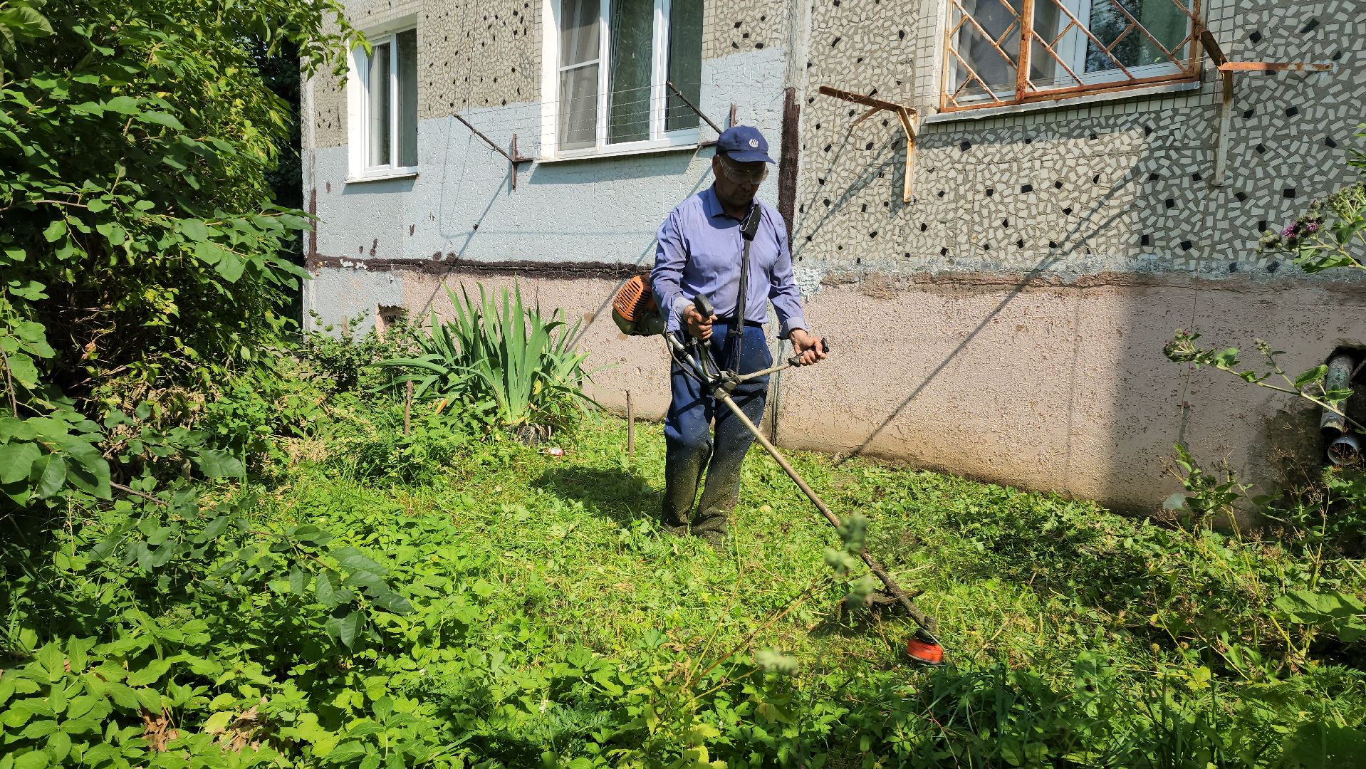 покос травы, благоуйстройство, Лобня,
