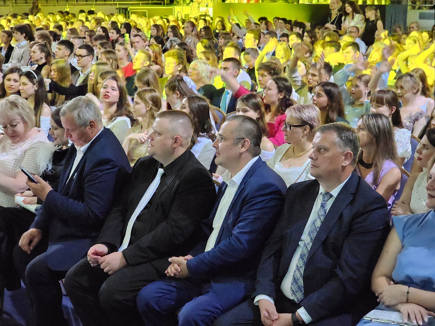 одинцово, бал медалистов, школьники,