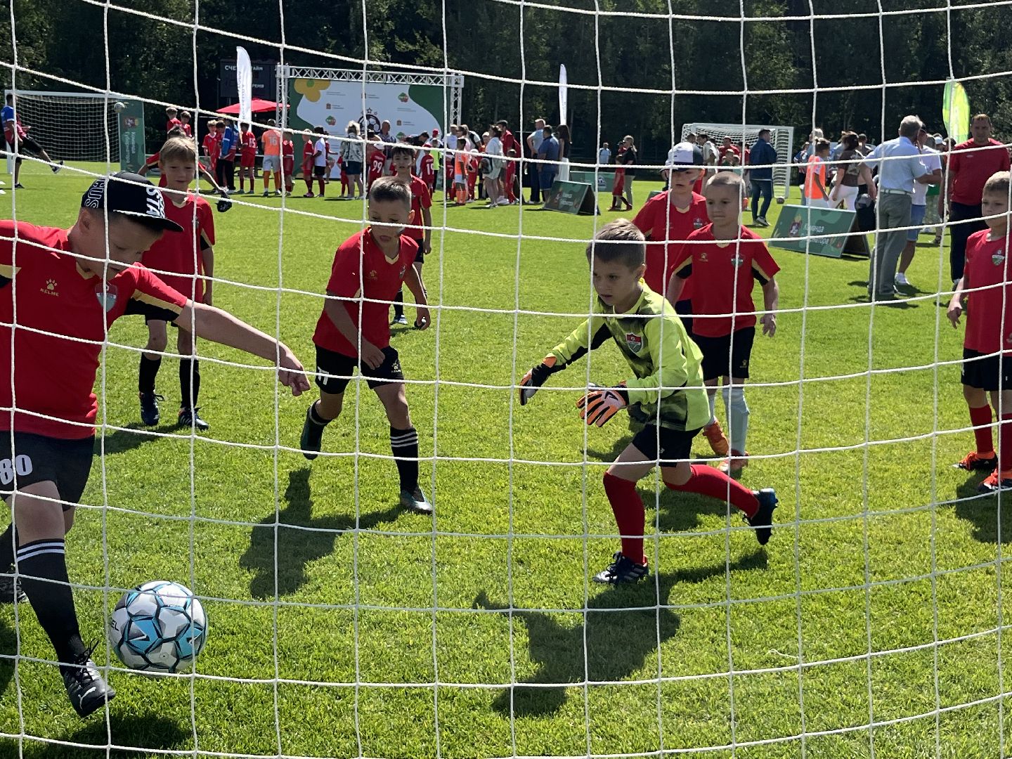 выходи во двор, министерство спорта Московской области, легенды футбола, наро-фоминский городской округ, стадион строитель,