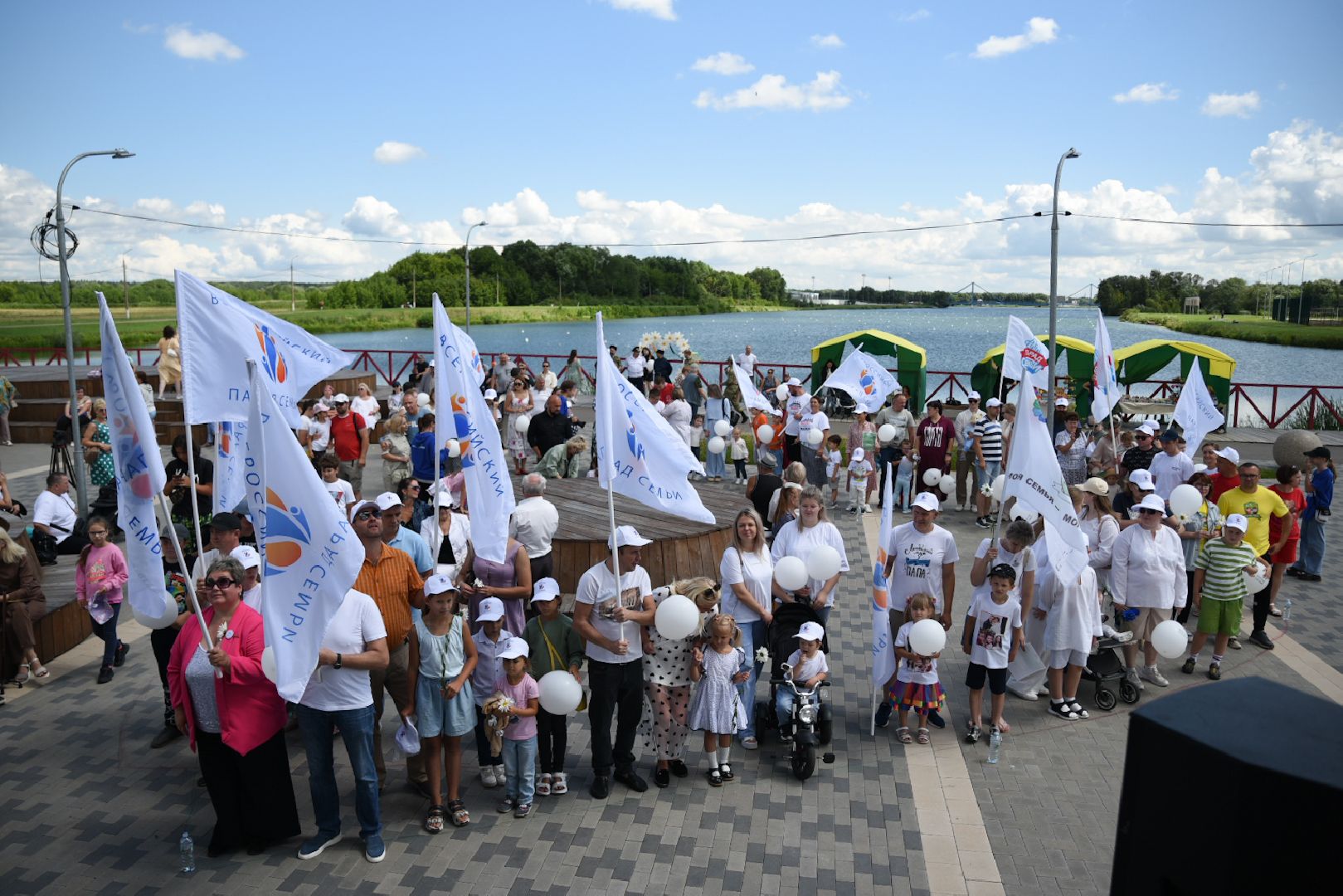 Бронницы, Шествие семей, день семьи любви и верности, Семьи Бронниц, Семейные ценности,