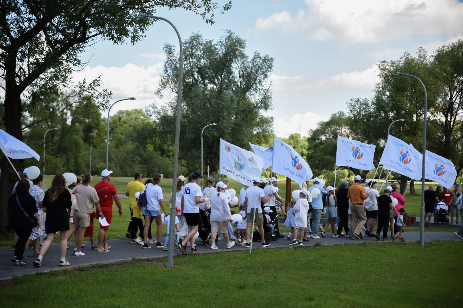 Бронницы, Шествие семей, день семьи любви и верности, Семьи Бронниц, Семейные ценности,