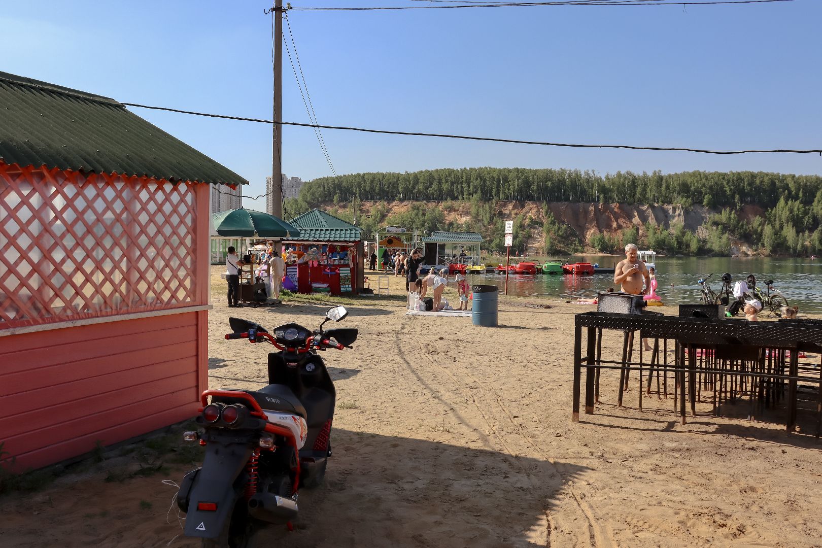 Дзержинский карьер, Виктор Барков, Дзержинская городская больница,