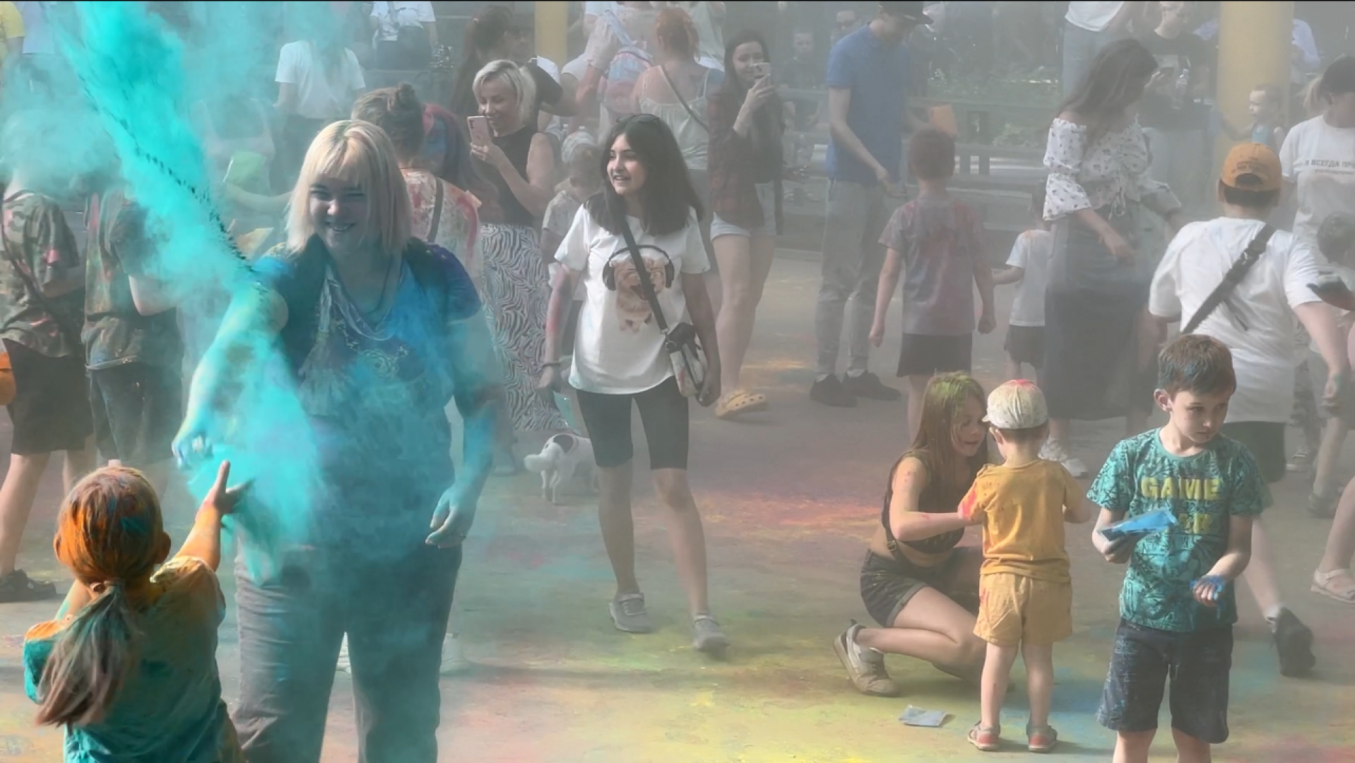 химки, день семьи любви и верности, парк, дети, краски холи,