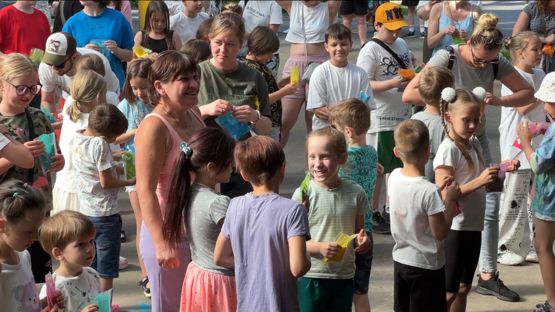 химки, день семьи любви и верности, парк, дети, краски холи,