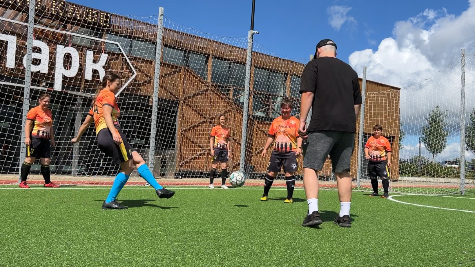химки, спорт, футбол, женский футбол, день семьи любви и верности, футбольные мамы, турнир по футболу,