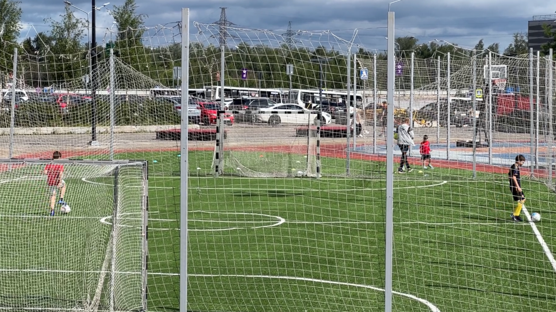 химки, спорт, футбол, женский футбол, день семьи любви и верности, футбольные мамы, турнир по футболу,