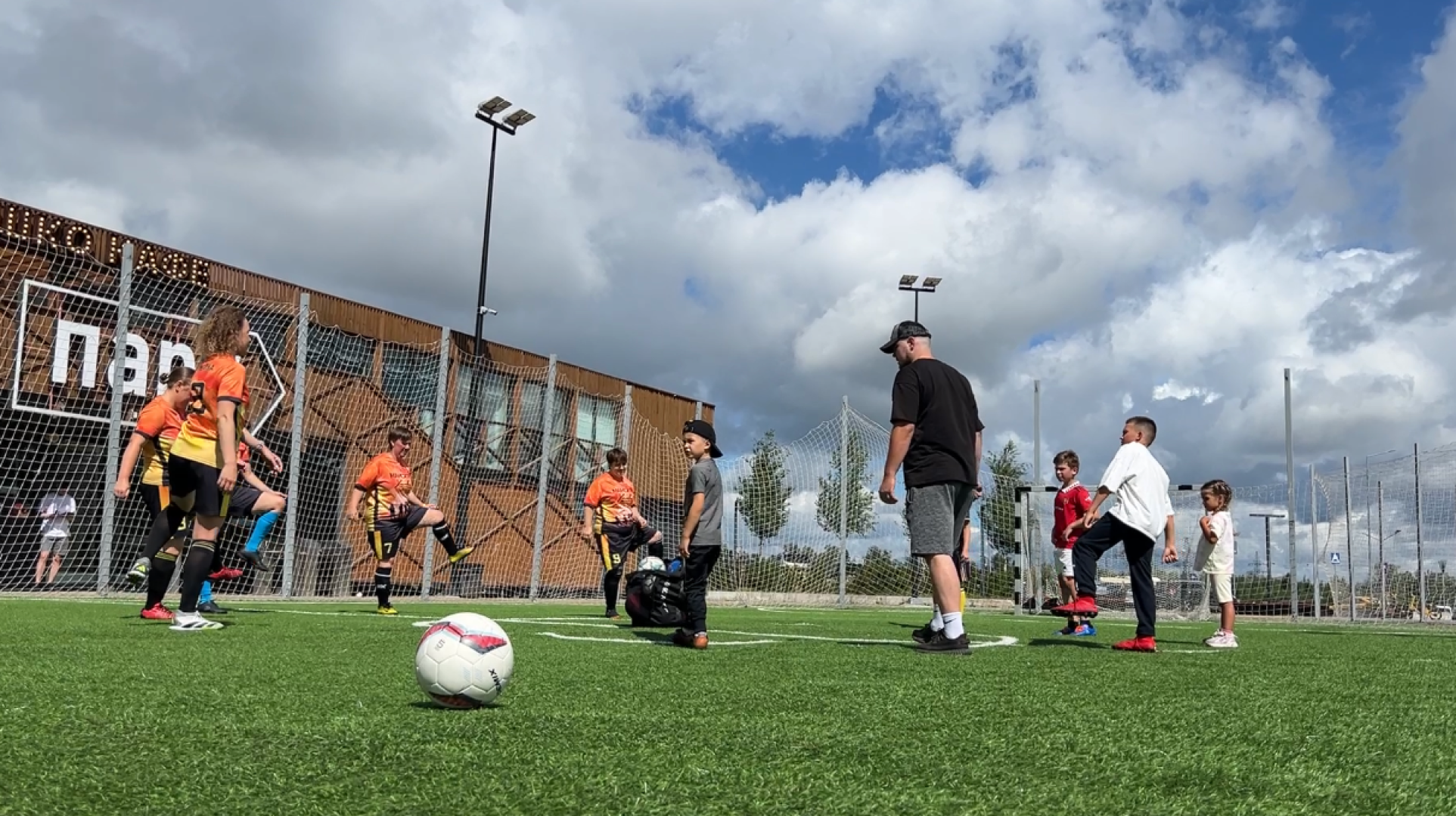 химки, спорт, футбол, женский футбол, день семьи любви и верности, футбольные мамы, турнир по футболу,