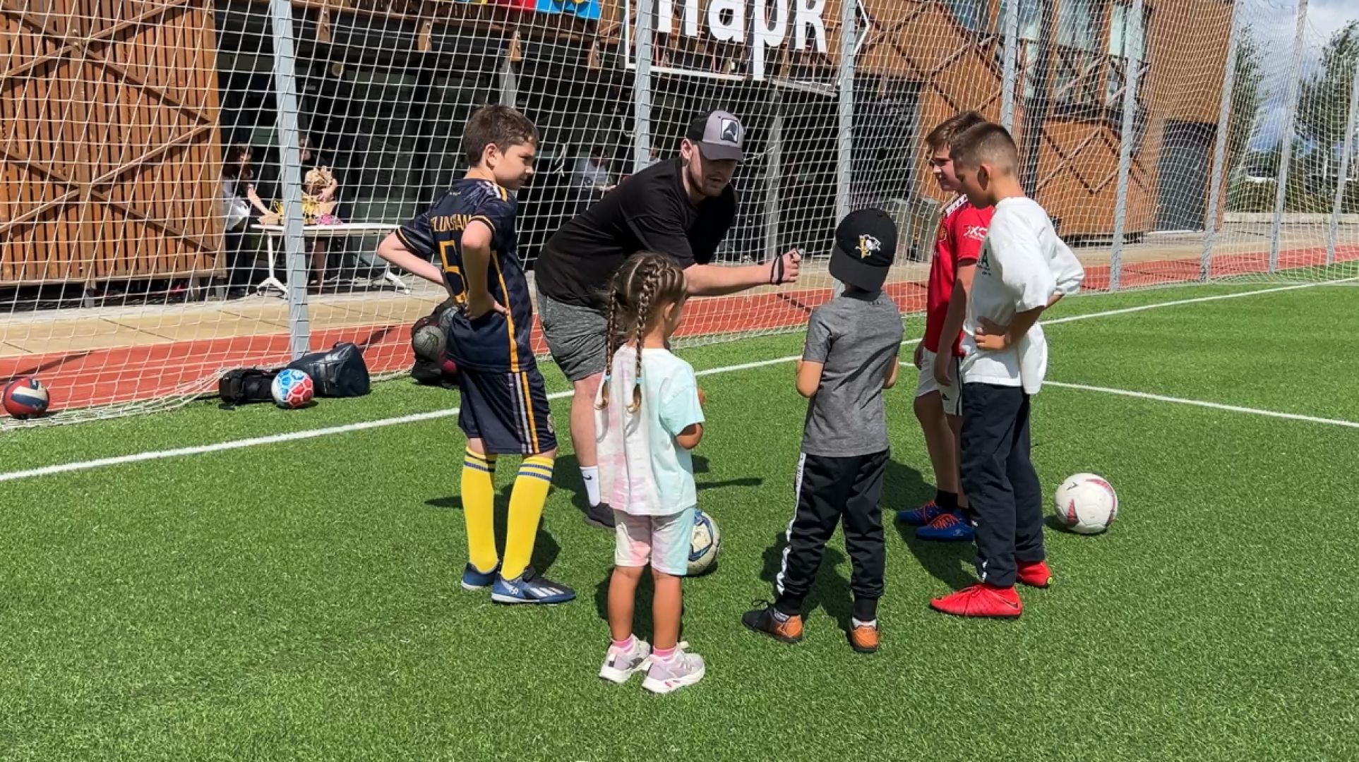 химки, спорт, футбол, женский футбол, день семьи любви и верности, футбольные мамы, турнир по футболу,