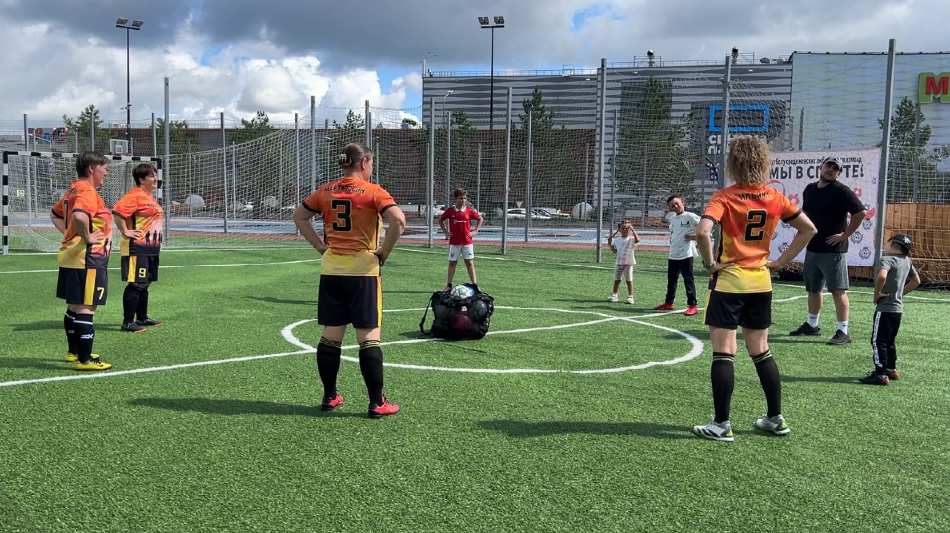 химки, спорт, футбол, женский футбол, день семьи любви и верности, футбольные мамы, турнир по футболу,