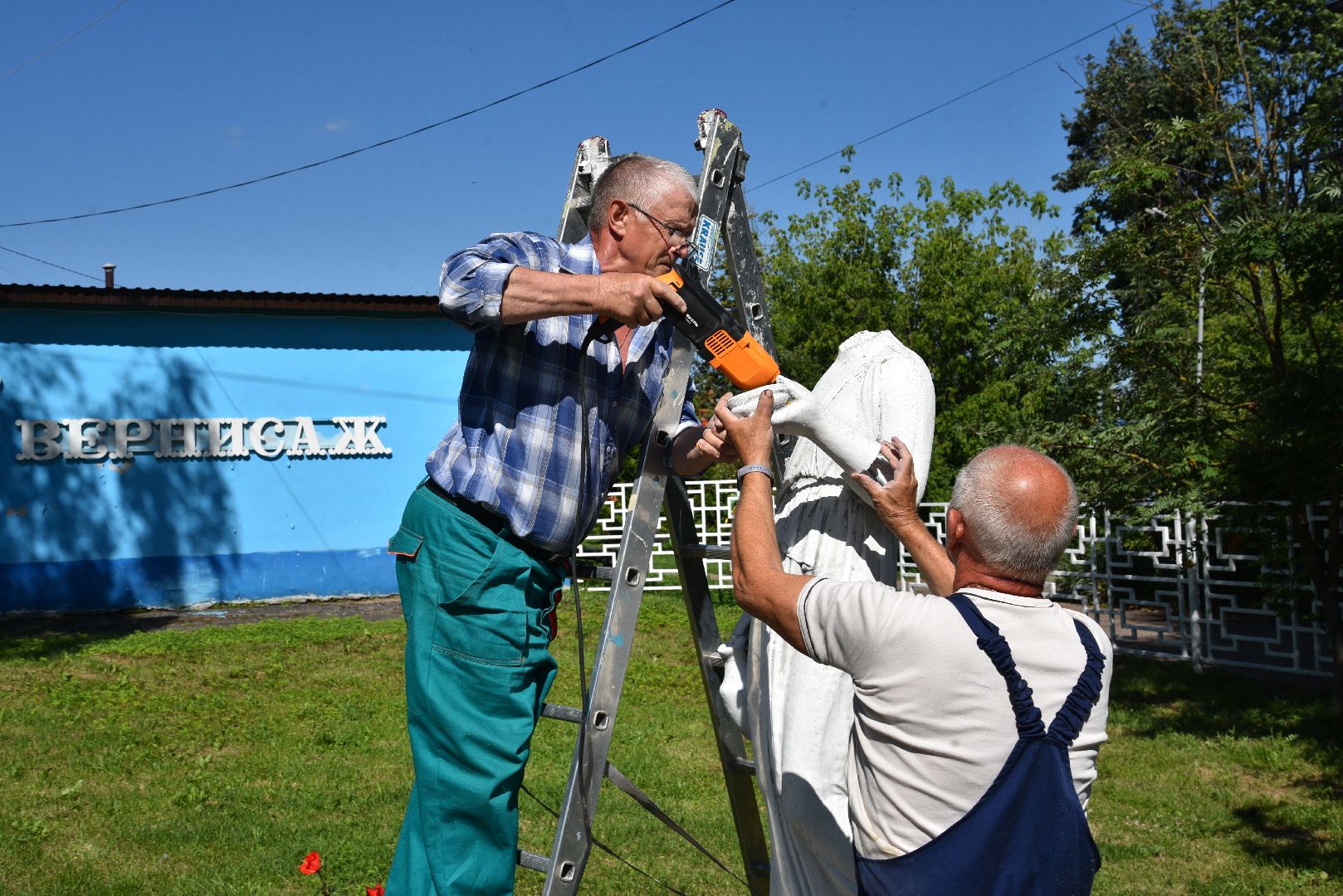 лотошино, лотошинская дши, сквер, правонарушение,