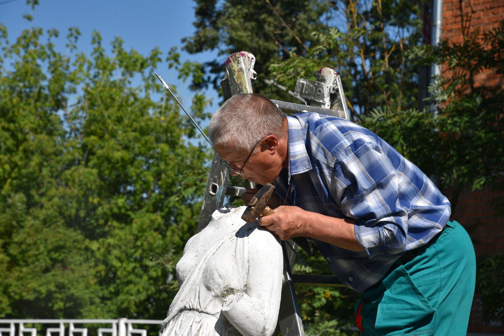 лотошино, лотошинская дши, сквер, правонарушение,