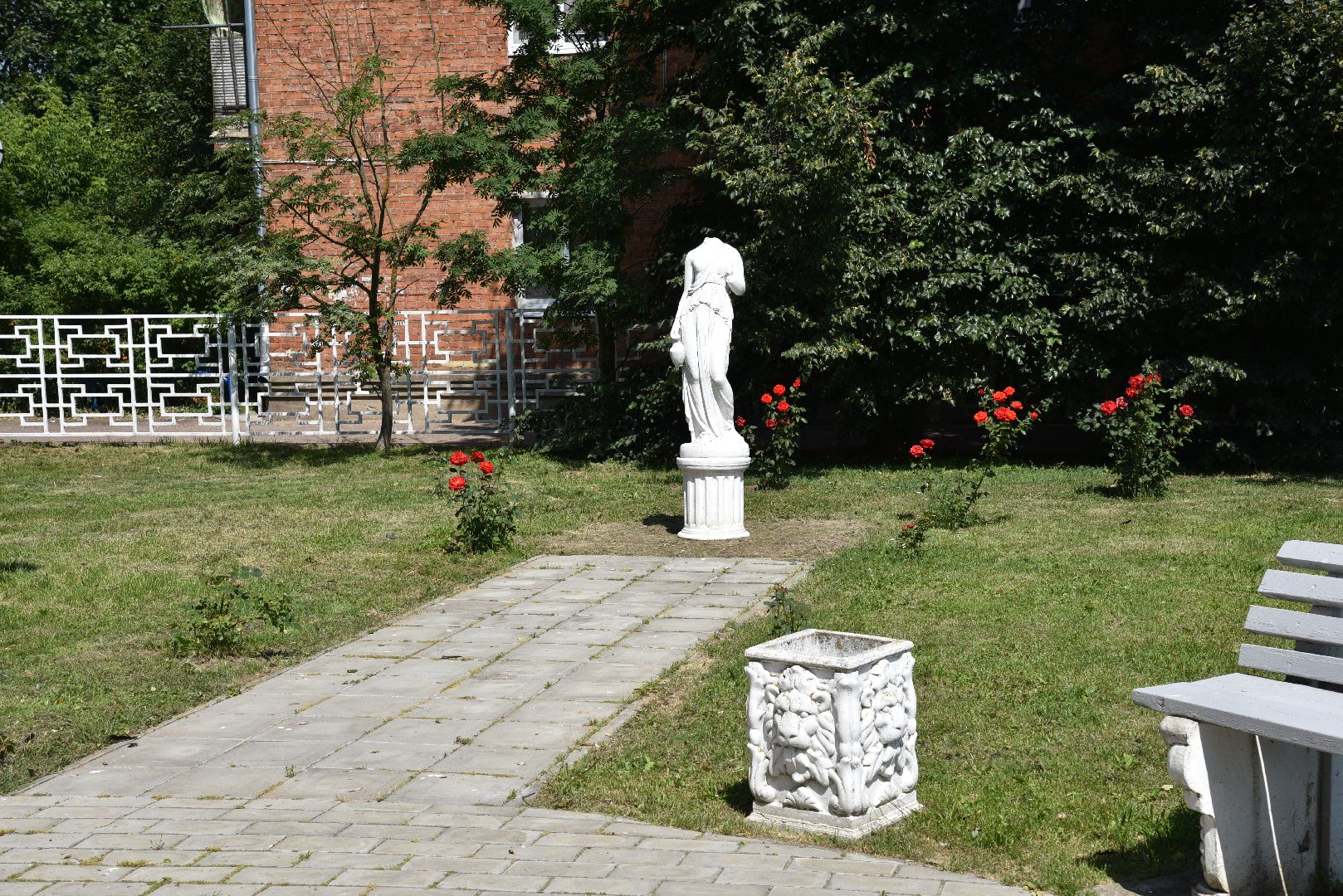 лотошино, лотошинская дши, сквер, правонарушение,